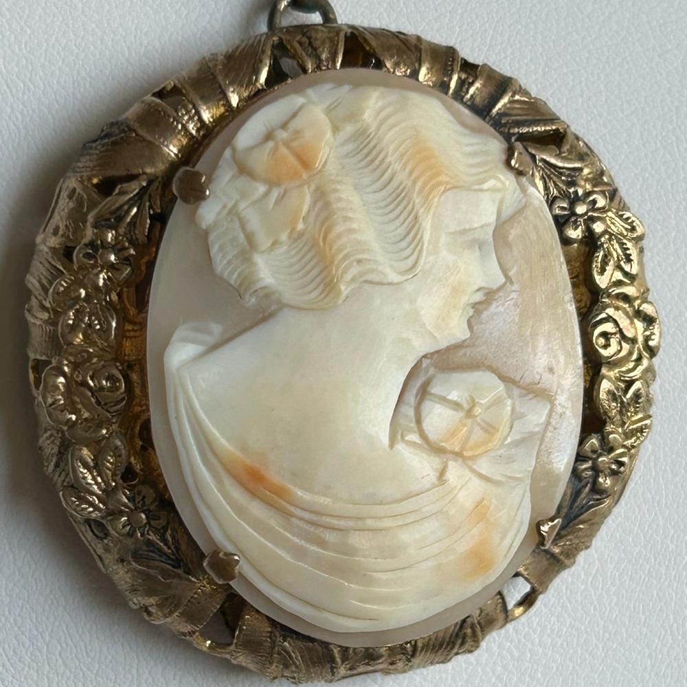 Vintage Brass Bold Carved Shell Cameo Dimensional Lady Floral Pendant w Chain - Picture 6 of 11